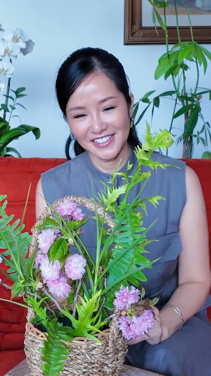 Xuất hiện rạng rỡ sau đợt xạ trị thứ 3, Bống Hồng Nhung chia sẻ về thú vui duy trì suốt thời gian bị bệnh Xuất hiện rạng rỡ sau đợt xạ trị thứ 3, Bống Hồng Nhung chia sẻ về thú vui duy trì suốt thời gian bị bệnh- Ảnh 4.