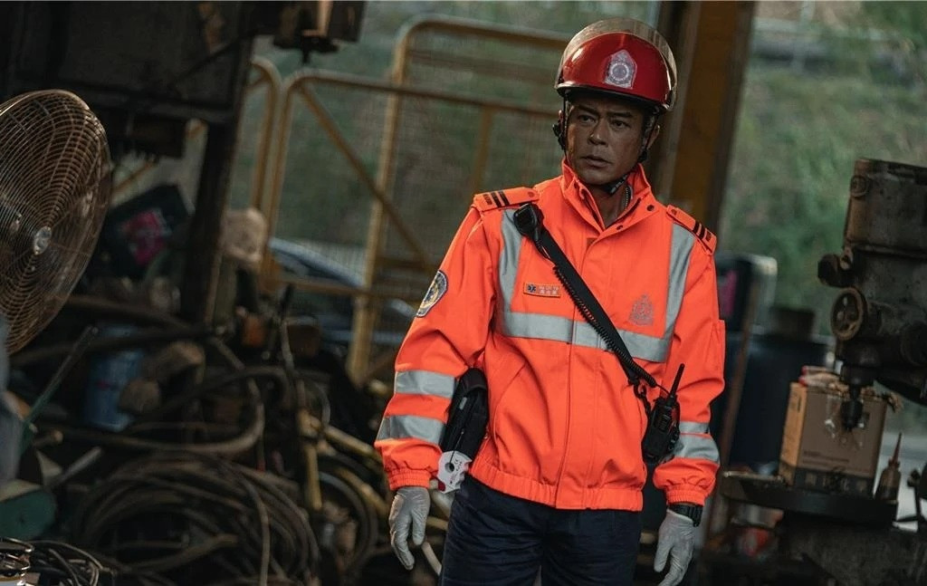 Tạo hình của Cổ Thiên Lạc trong phim Trên đường đến bệnh viện. (Ảnh: Huaying Film Studio)