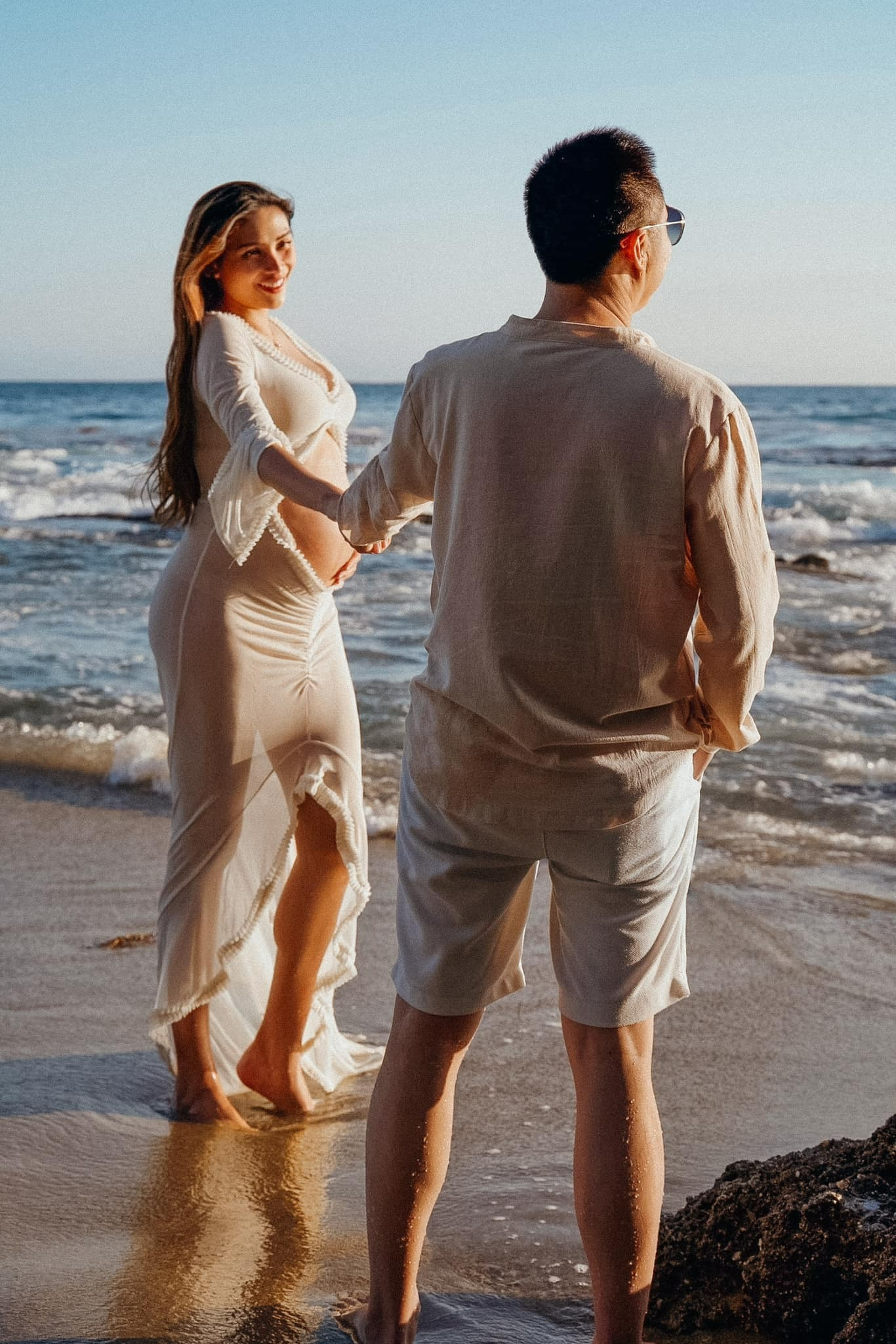 Võ Hoàng Yến mang bầu lần 2 sau 8 tháng sinh con