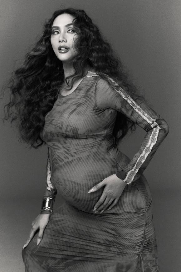 Võ Hoàng Yến mang bầu lần 2 sau 8 tháng sinh con