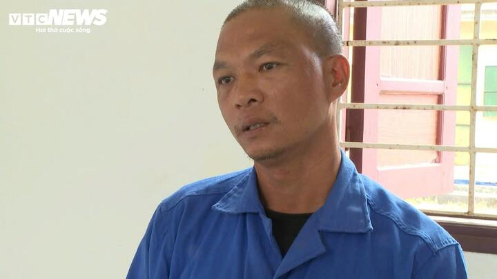 Hồ Văn Phương Tâm thời điểm bị khống chế đưa về trụ sở công an để lấy lời khai. (Ảnh: Công an cung cấp)