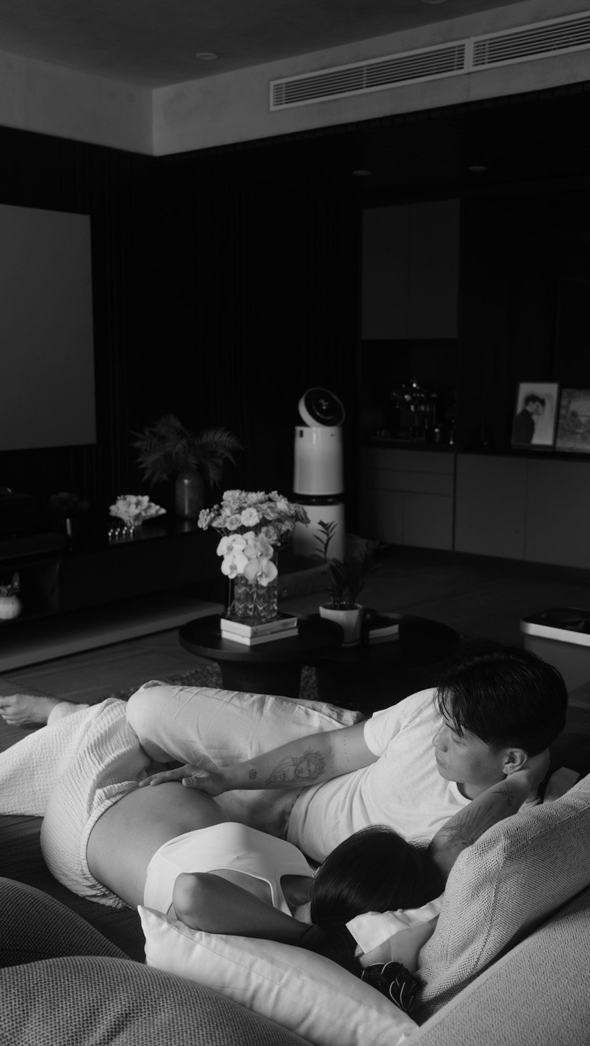 Bộ ảnh bầu đầy ý nghĩa của Ngô Thanh Vân ở tuổi U50