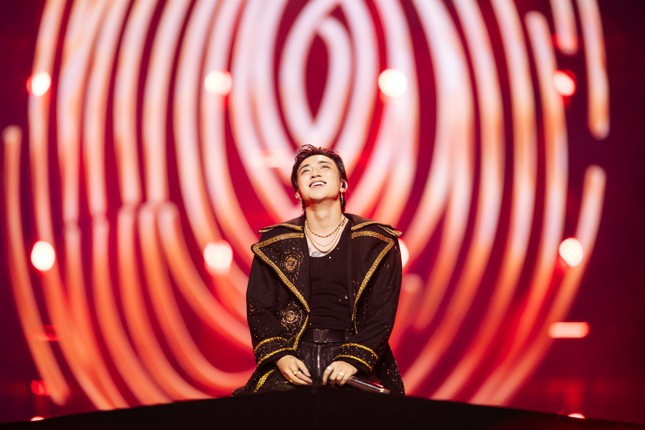 Thời của nghệ sĩ toàn năng ảnh 3