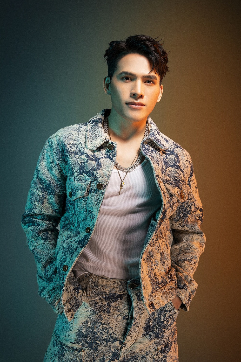 Ca sĩ Quốc Thiên bị tố vi phạm bản quyền ca khúc Mối tình không tên