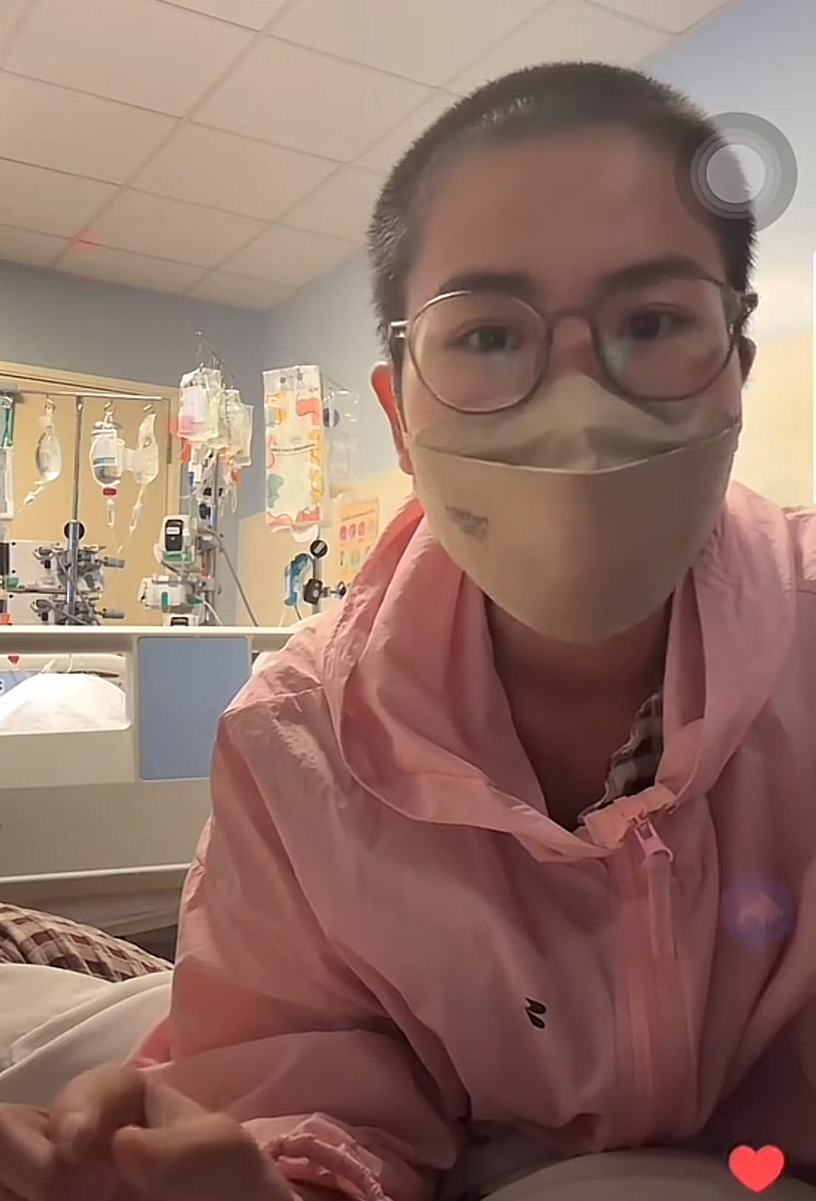 Hành động gây tranh cãi của mẹ bé Bắp sau 2 tháng con trai qua đời