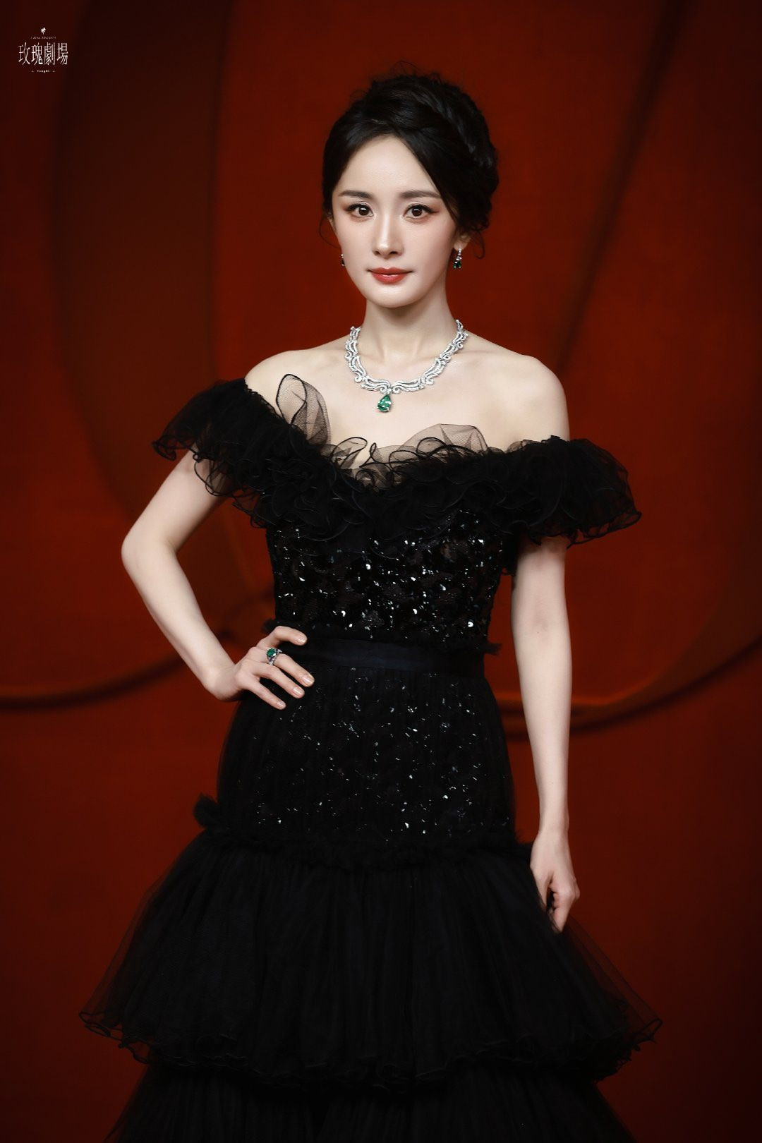 Nhan sắc gây tranh cãi của Dương Mịch khi lộ diện tại sự kiện - Ảnh 6