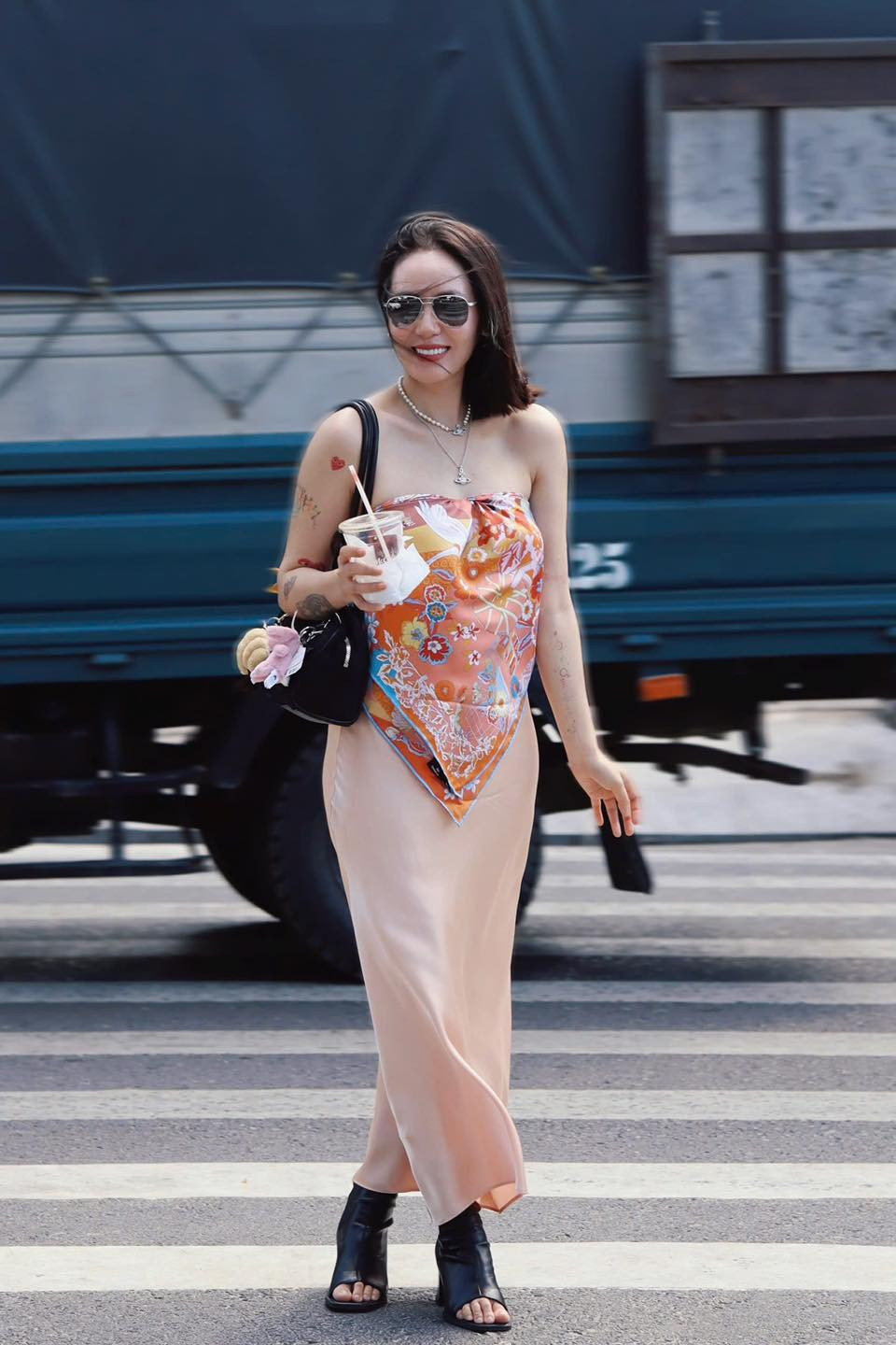 Nữ ca sĩ quê Thanh Hóa là 'người tình âm nhạc' của Hà Anh Tuấn, gây choáng với gu thời trang ở tuổi tứ tuần - Ảnh 2.