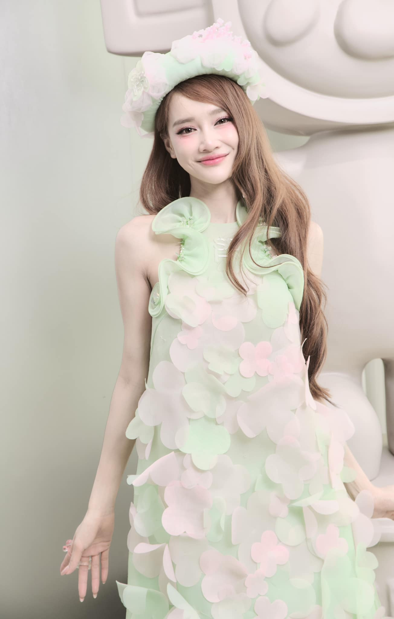 3 nghệ sĩ quê Đắk Lắk: Người là 'Hoa hậu quốc dân', người lấy vợ kém 17 tuổi - Ảnh 6.