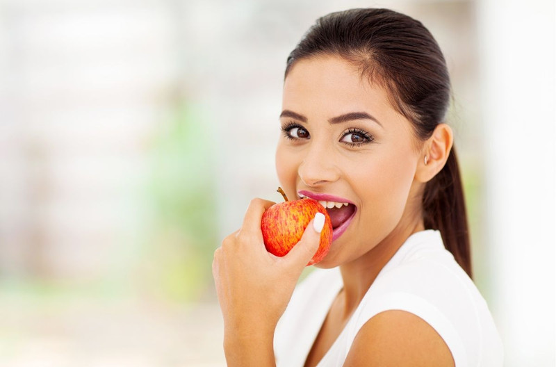 Ăn một quả táo mỗi ngày có thể giúp bạn trông trẻ hơn- Ảnh 2.