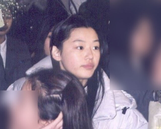 Ảnh Jeon Ji Hyun 20 tuổi 'phá đảo' MXH Hàn Quốc: Mặt mộc có gì mà gây sốc?