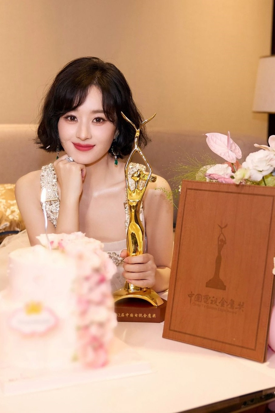 Mỹ nhân Hoa ngữ sau ly hôn Triệu Lệ Dĩnh sự nghiệp thăng hoa tình trường tai tiếng