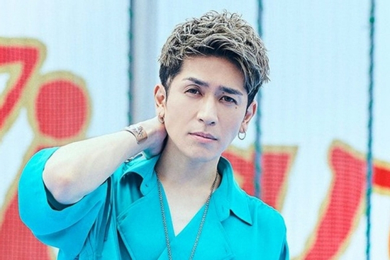 Nam ca sĩ nổi tiếng ăn cắp vặt vì... stress