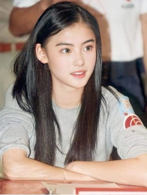 Ngỡ ngàng vẻ đẹp Trương Bá Chi thời đôi mươi, mãi là 'tượng đài nhan sắc' ở tuổi U50 - Ảnh 5