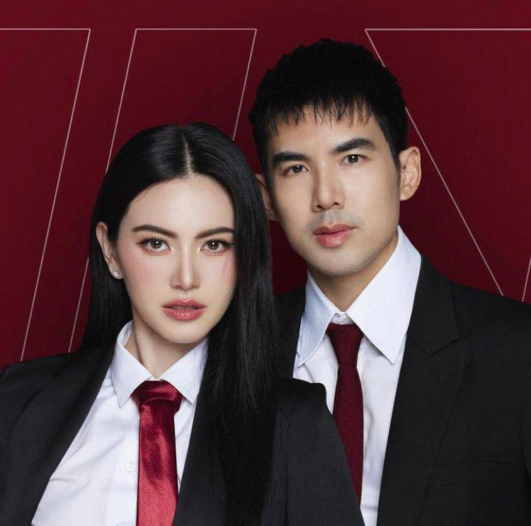 Ma nữ đẹp nhất Thái Lan được cầu hôn khoe nhẫn kim cương khủng
