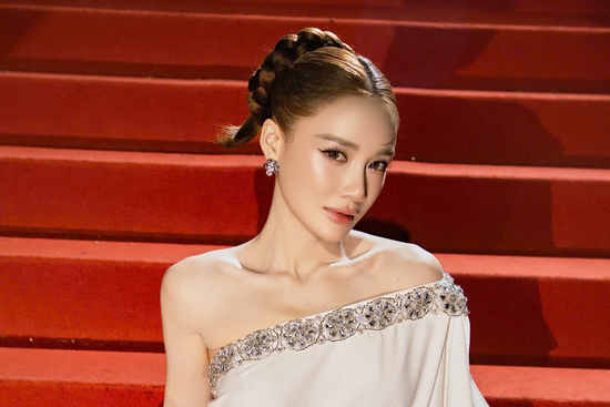 Nhã Phương lên tiếng đính chính về hình ảnh tại thẩm mỹ viện