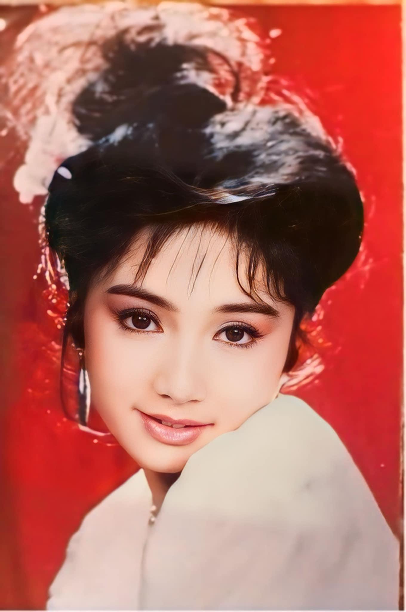 Sắc vóc tuổi sắp hưu quá mức trẻ đẹp của nữ NSND quê Tuyên Quang - Ảnh 3.