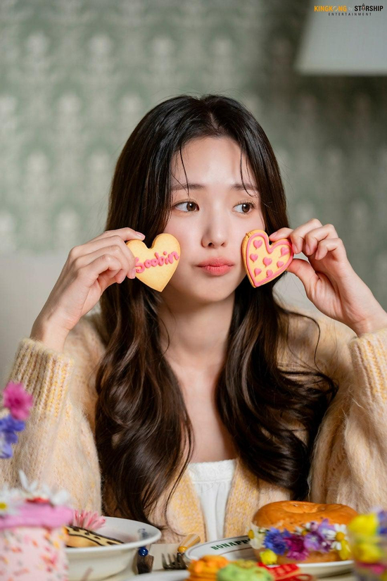 Trúng số sau 16h30 chiều nay (12/6/2025), 3 con giáp vận trình rực sáng, phất lên giàu sang, công danh vượng phát