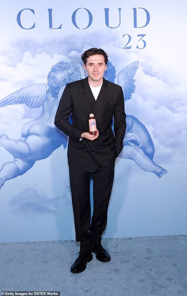 99283451 14804017 image m 57174