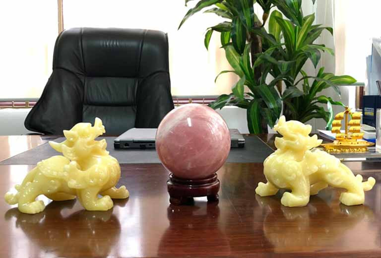 Những vật phẩm phong thủy người mệnh Hỏa không nên đặt trên bàn làm việc- Ảnh 4.