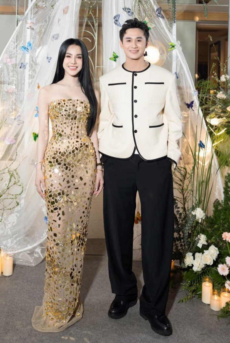 Diệp Lâm Anh đưa 2 con đi du lịch cùng bạn trai kém 11 tuổi