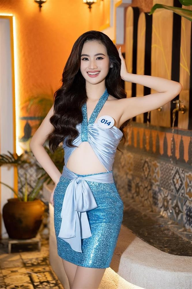 Hoa hậu Ý Nhi bị công kích Đi du học mấy tháng để tránh drama