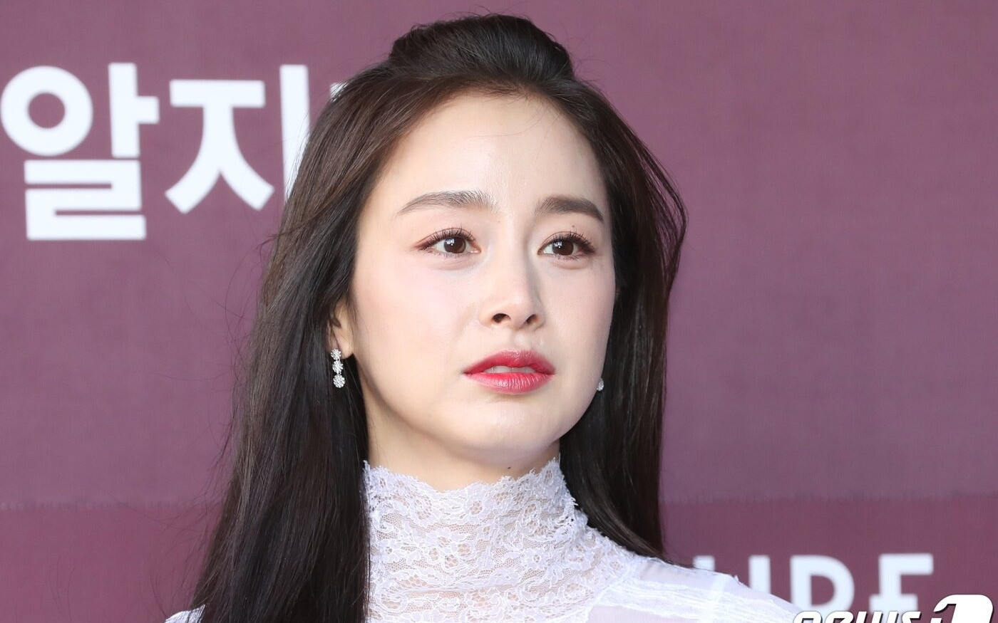 Kim Tae Hee nói về gương mặt cứng đờ nhan sắc xuống cấp