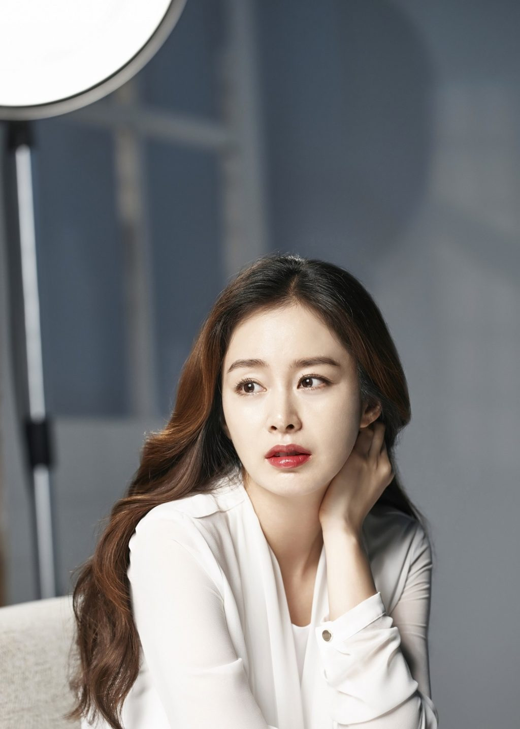 Kim Tae Hee nói về gương mặt cứng đờ nhan sắc xuống cấp