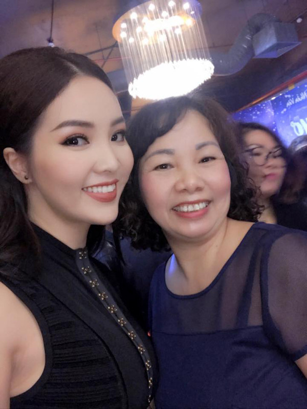 Mẹ ruột Á hậu Thụy Vân: Công tác trong ngành y, tuổi hưu được con gái hết lòng báo hiếu- Ảnh 8.