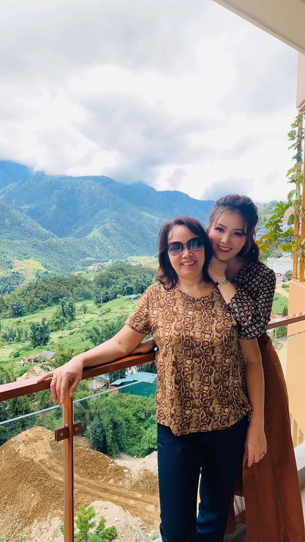 Mẹ ruột Á hậu Thụy Vân: Công tác trong ngành y, tuổi hưu được con gái hết lòng báo hiếu- Ảnh 6.