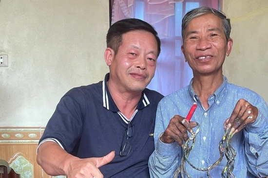 Móng tay dài hơn 1m được rao bán 7 tỷ đồng: Chủ nhân ở Nam Định nói gì?