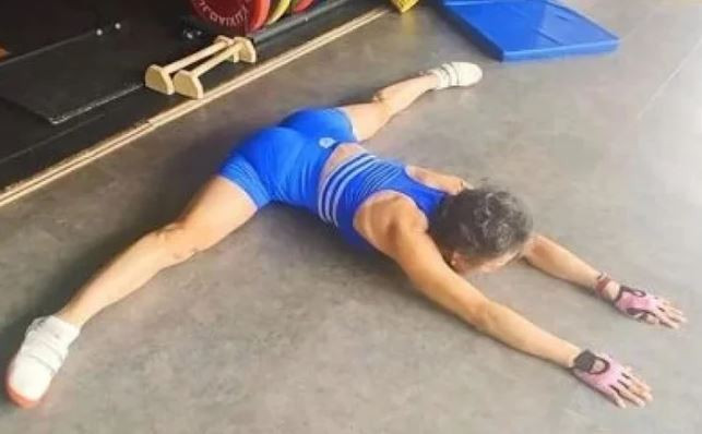 Ngưỡng mộ bà lão 71 tuổi có cơ bụng 6 múi, đoạt giải cao cuộc thi thể hình- Ảnh 1.