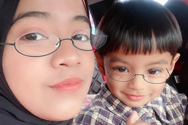 Nhận chẳng ra diện mạo hiện tại của bé sơ sinh từng được khen đẹp như thiên thần