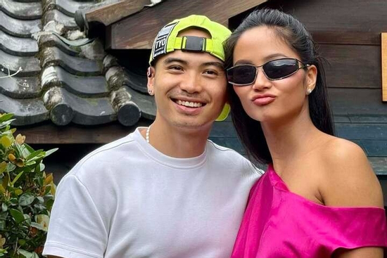 H'Hen Niê tiết lộ có thai lúc 'chiến tranh lạnh', chồng oà khóc khi biết tin