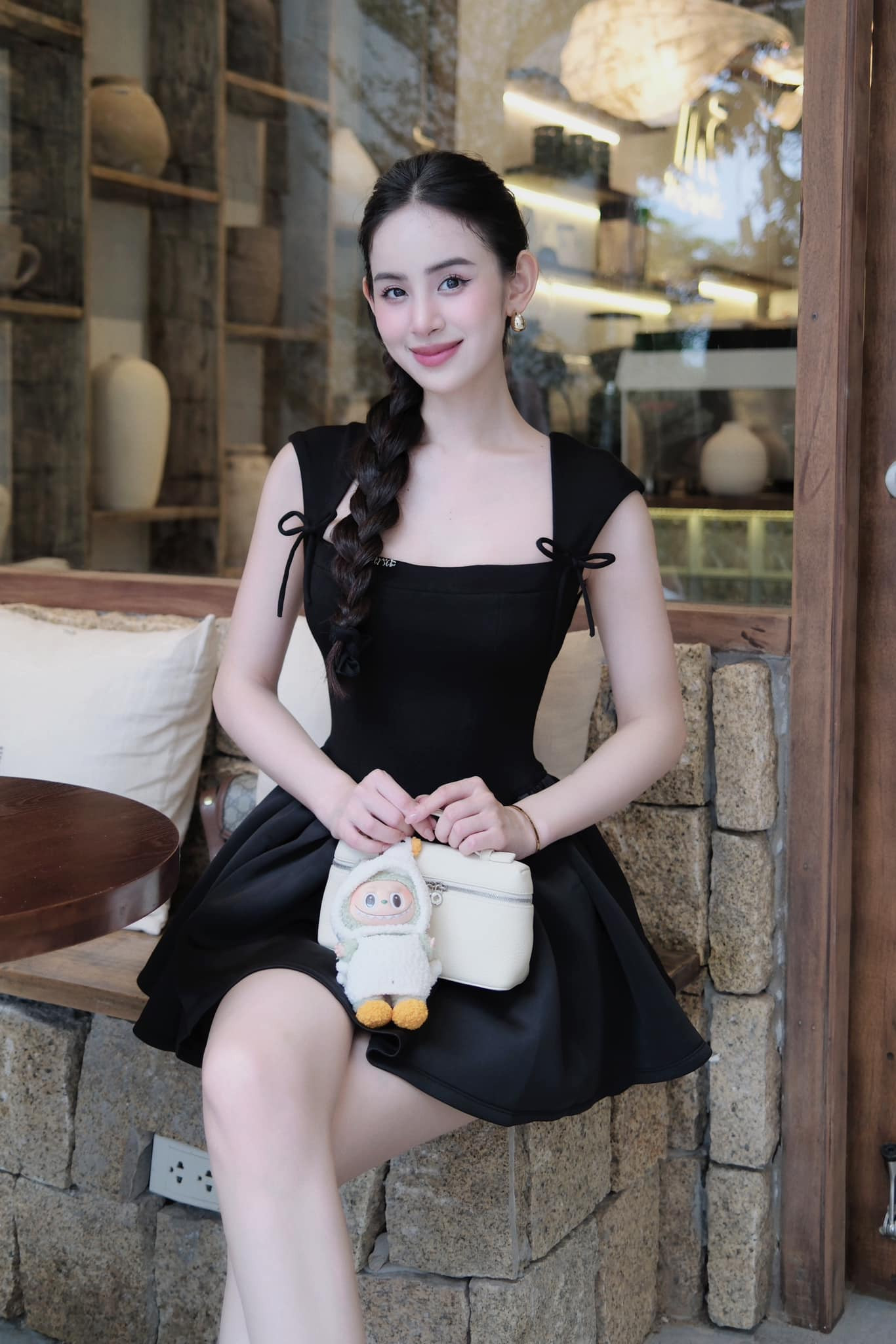 Vừa đám hỏi với chồng đại gia Hương Liên bị lộ nhan sắc thật qua cam thường