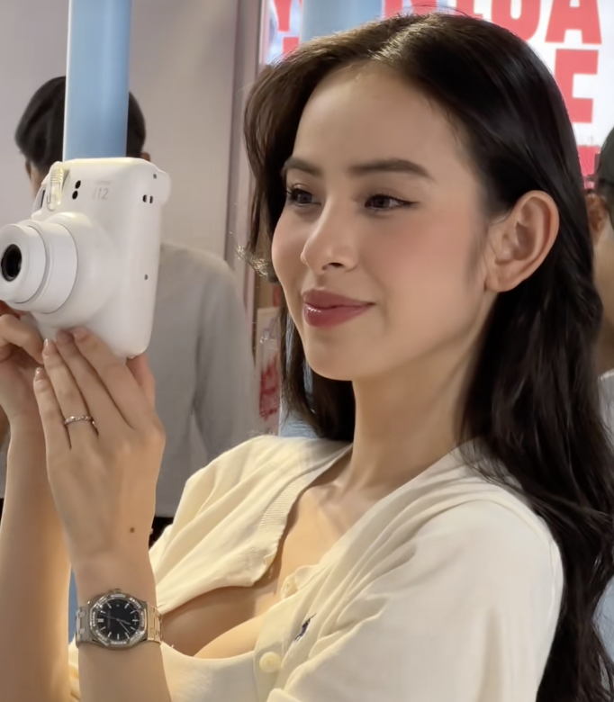 Vừa đám hỏi với chồng đại gia Hương Liên bị lộ nhan sắc thật qua cam thường