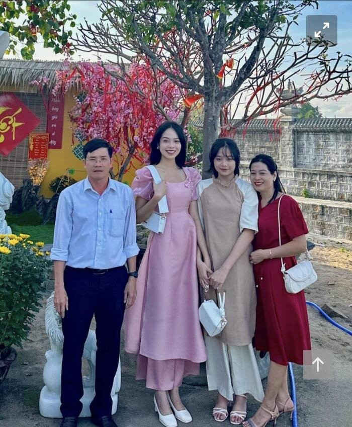 Mẹ Ruột Hoa Hậu Việt Nam Quê Đà Nẵng Có Đời Thực Giản Dị Khiến Nhiều Người Bất Ngờ 7 Mẹ Ruột Hoa Hậu Việt Nam Quê Đà Nẵng Có Đời Thực Giản Dị Khiến Nhiều Người Bất Ngờ- Ảnh 8.