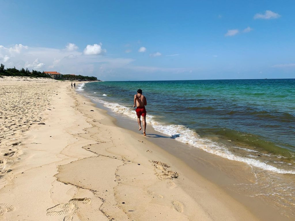 Phát hiện bãi biển ít du khách biết ở Quảng Bình, người bản địa nhận xét: Hoang sơ, đẹp hơn Nhật Lệ - Ảnh 9.