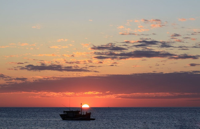 Phát hiện bãi biển ít du khách biết ở Quảng Bình, người bản địa nhận xét: Hoang sơ, đẹp hơn Nhật Lệ - Ảnh 3.