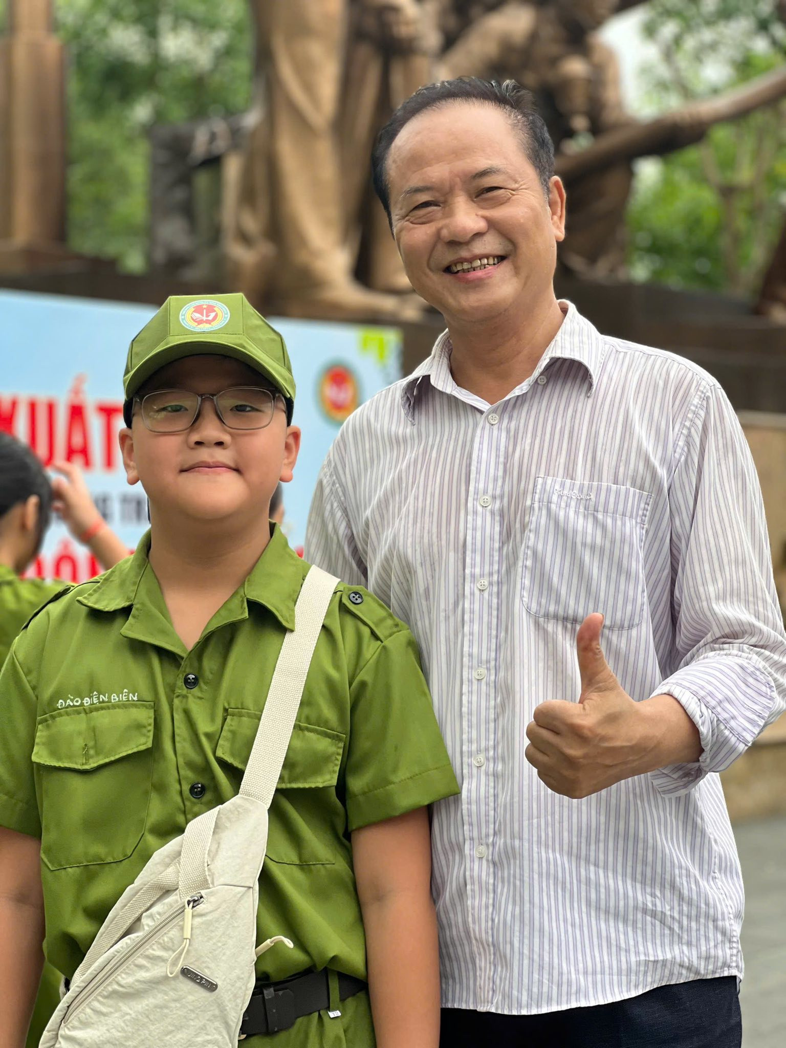 Mỹ nhân phim 'Cha tôi người ở lại' khoe bố ruột phong độ, điển trai- Ảnh 6.