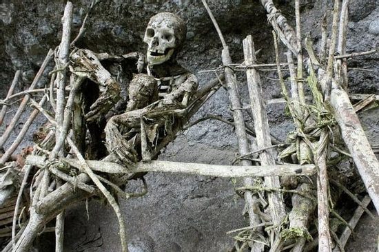 5 kiểu an táng kỳ lạ khiến nhiều người chỉ nghe đã thấy sợ