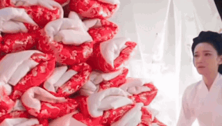 Bộ phim gây sốc vượt qua khâu kiểm duyệt, vừa chiếu đã bị gỡ khỏi toàn bộ nền tảng