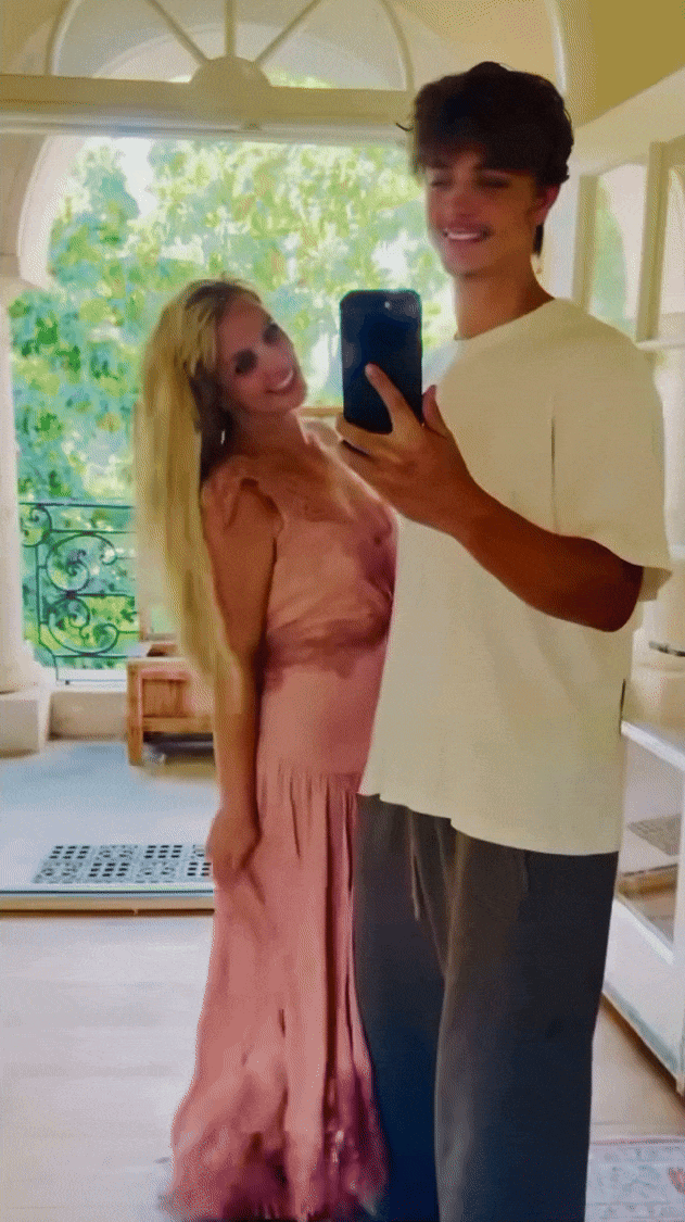 Britney Spears Hạnh Phúc Hàn Gắn Với Con Trai: Nhìn Visual Quý Tử Cao 1M91 Mà Sốc! 2 Ezgif 5Ab8A7392Fb3A8