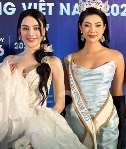 Lâm Khánh Chi mặt cứng đờ tiết lộ sợ yêu đại gia