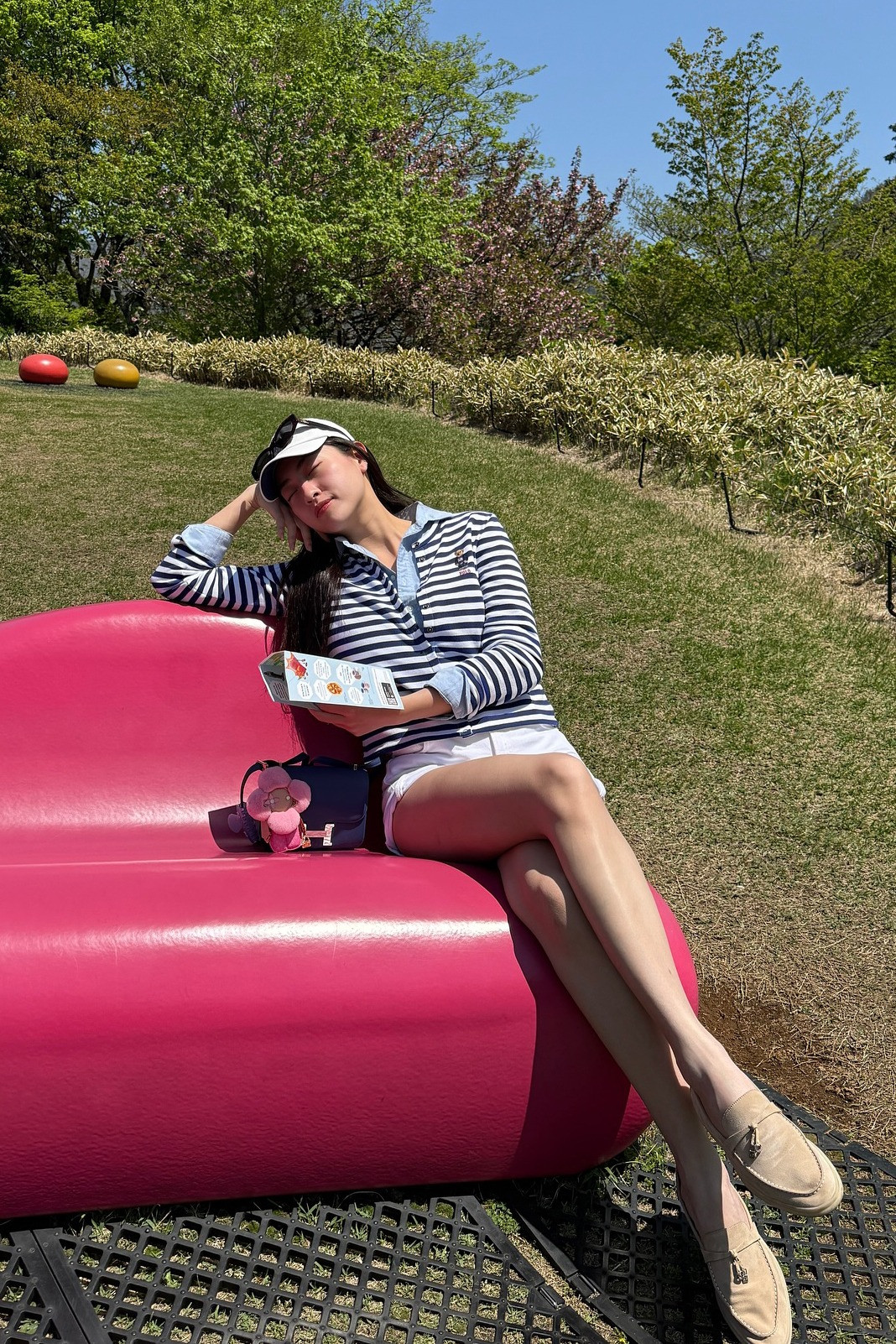 Loạt phú bà Vbiz đụng nhau chan chát đôi giày nhà giàu giá 30 triệu