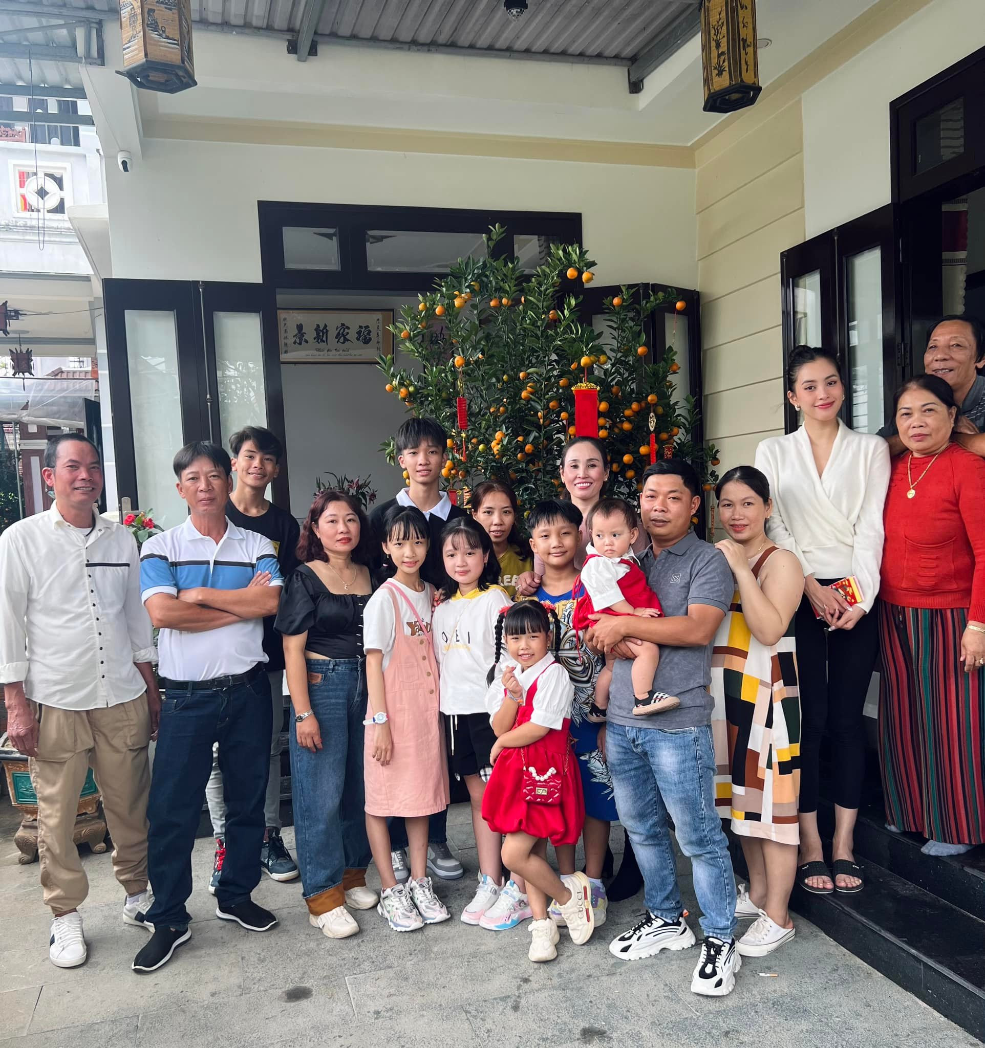 Mẹ ruột một Hoa hậu Việt Nam quê Quảng Nam, đời thực làm chủ spa, nhan sắc đài các- Ảnh 2.