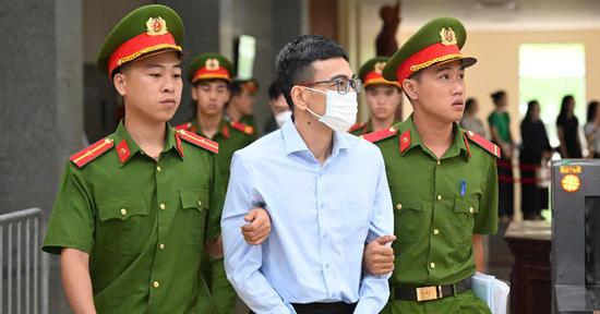 Mở lại phiên tòa phúc thẩm vụ FLC: Ông Trịnh Văn Quyết vẫn vắng bóng