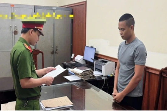 Bị bắt vì bán hàng giả, chủ kênh TikTok 'Gia đình Hải Sen' sẽ đối diện mức án nào?