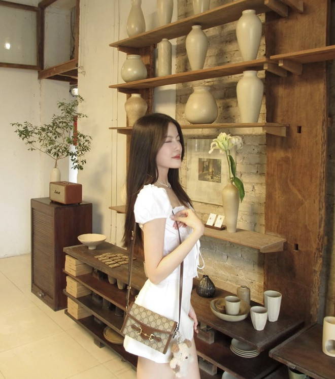 Bóc mác kho hàng hiệu của bạn gái tin đồn HIEUTHUHAI