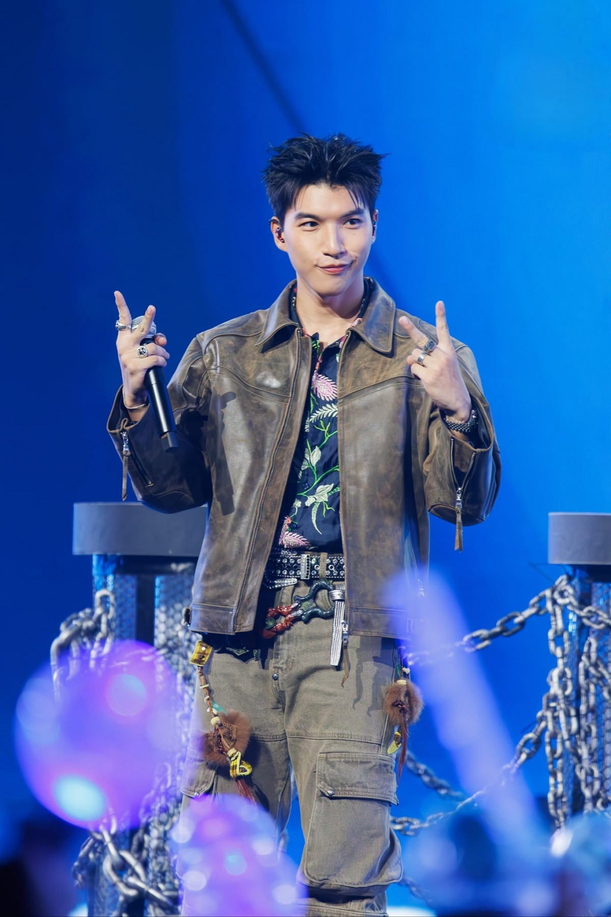 Profile của hot girl vừa lộ ảnh thân mật với hieuthuhai