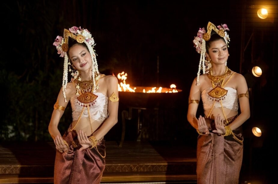 lisa white lotus still 2025 bill